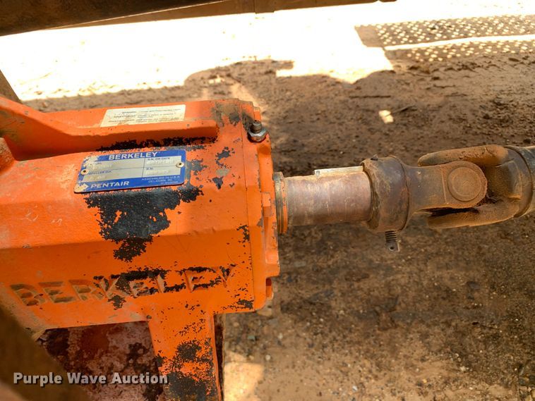 image for item NQ9584 2007 Ford F750 water truck