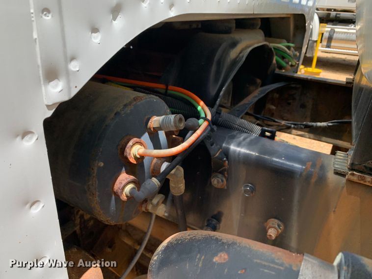 image for item NQ9584 2007 Ford F750 water truck