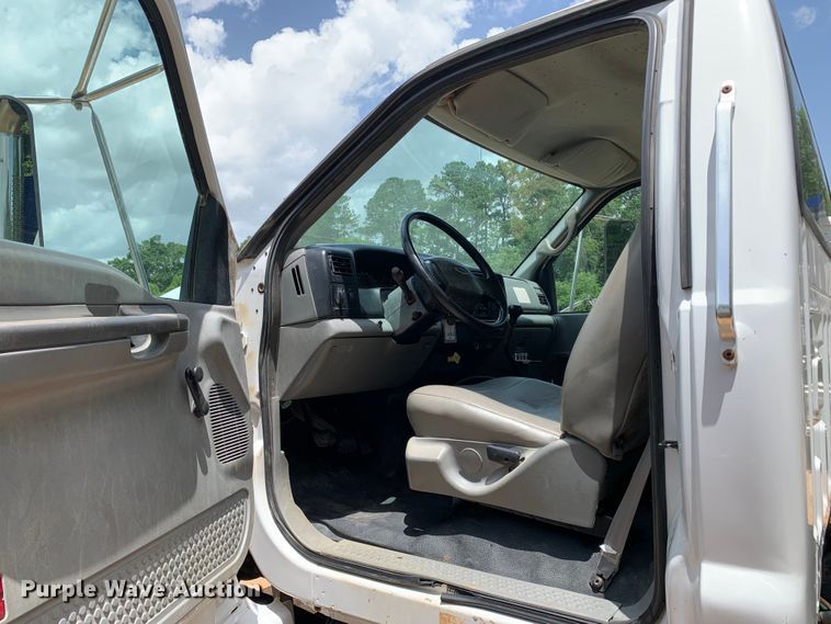 image for item NQ9584 2007 Ford F750 water truck