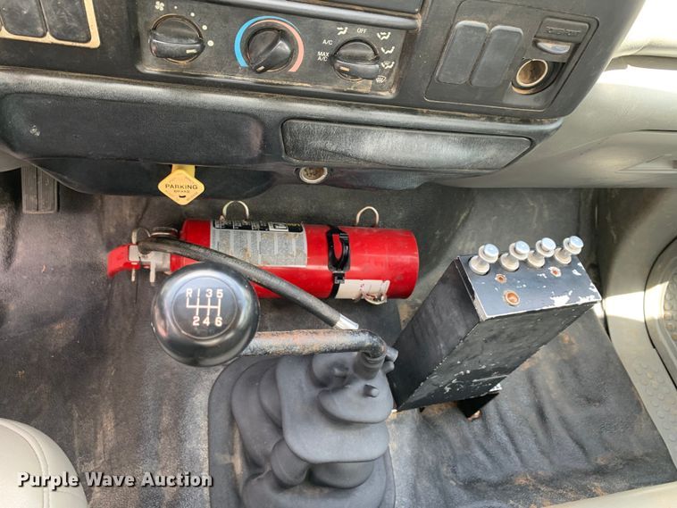 image for item NQ9584 2007 Ford F750 water truck