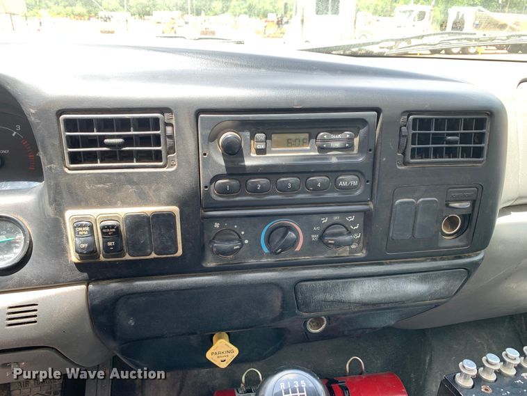 image for item NQ9584 2007 Ford F750 water truck