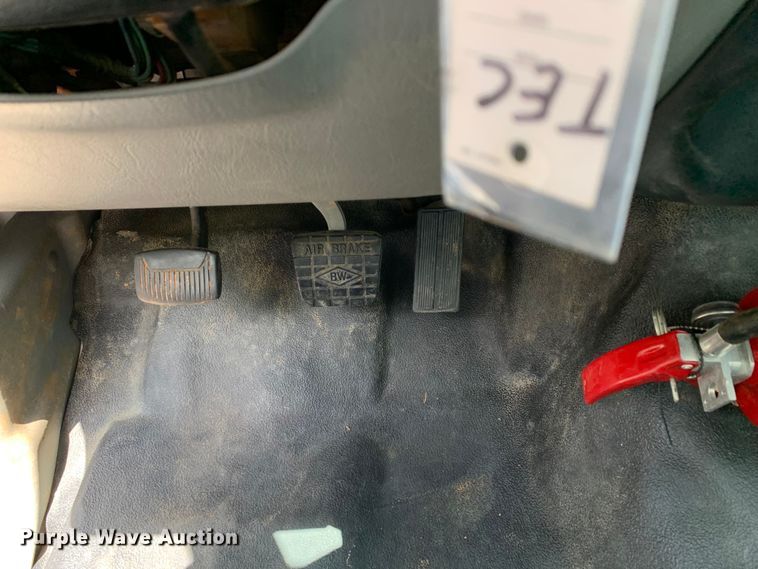 image for item NQ9584 2007 Ford F750 water truck