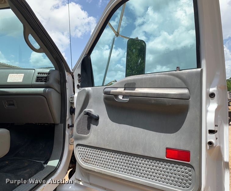 image for item NQ9584 2007 Ford F750 water truck