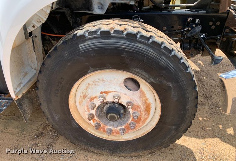 image for item NQ9584 2007 Ford F750 water truck