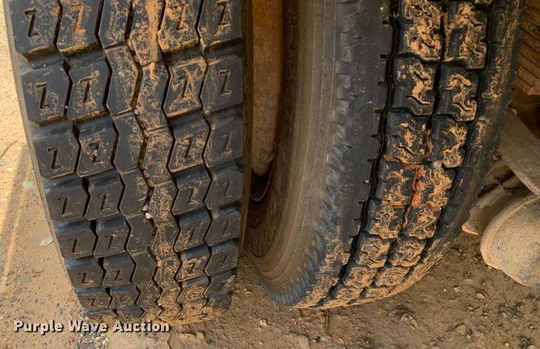 image for item NQ9584 2007 Ford F750 water truck