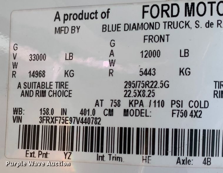 image for item NQ9584 2007 Ford F750 water truck