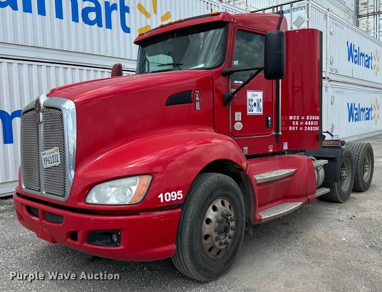 image for item NQ9620 2014 Kenworth T660 semi truck