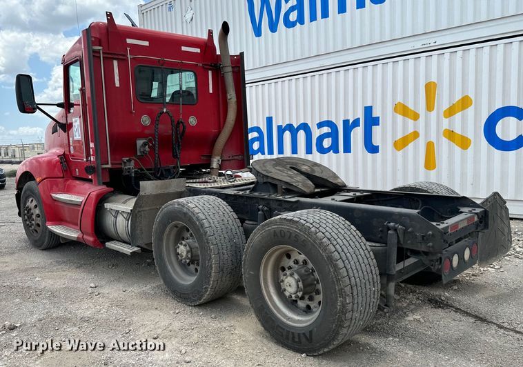 image for item NQ9620 2014 Kenworth T660 semi truck