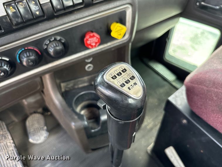 image for item NQ9620 2014 Kenworth T660 semi truck