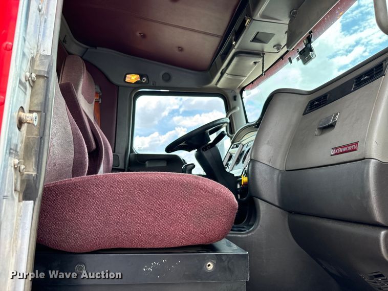 image for item NQ9620 2014 Kenworth T660 semi truck