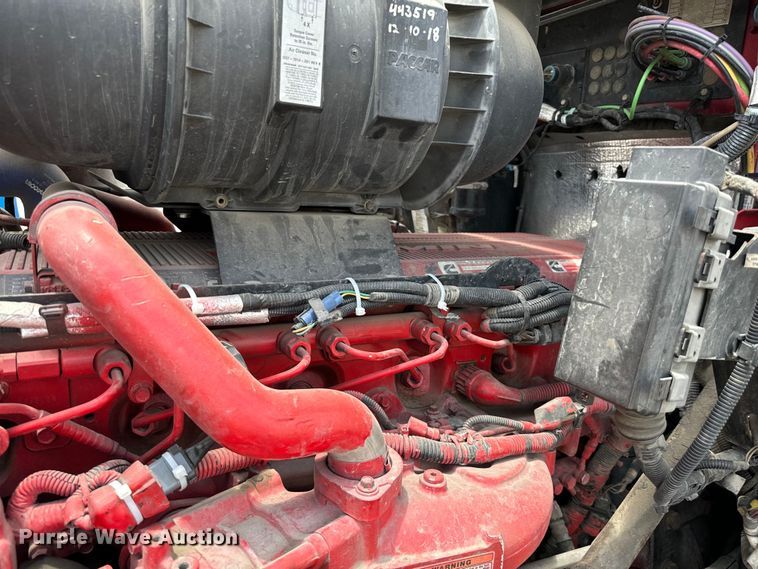 image for item NQ9620 2014 Kenworth T660 semi truck