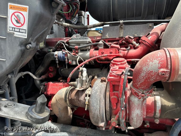 image for item NQ9620 2014 Kenworth T660 semi truck