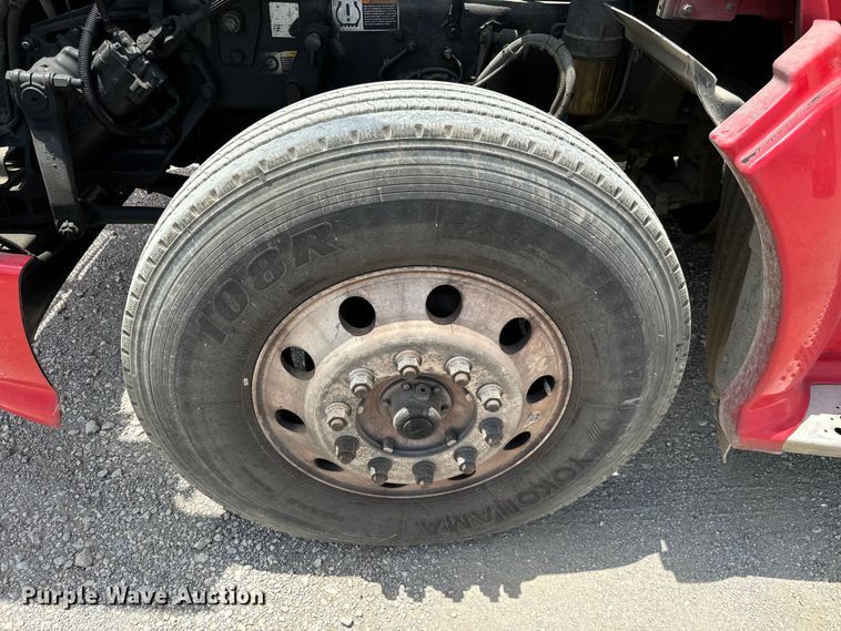 image for item NQ9620 2014 Kenworth T660 semi truck