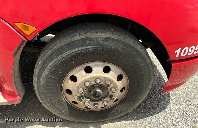 image for item NQ9620 2014 Kenworth T660 semi truck