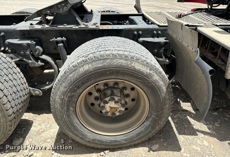 image for item NQ9620 2014 Kenworth T660 semi truck