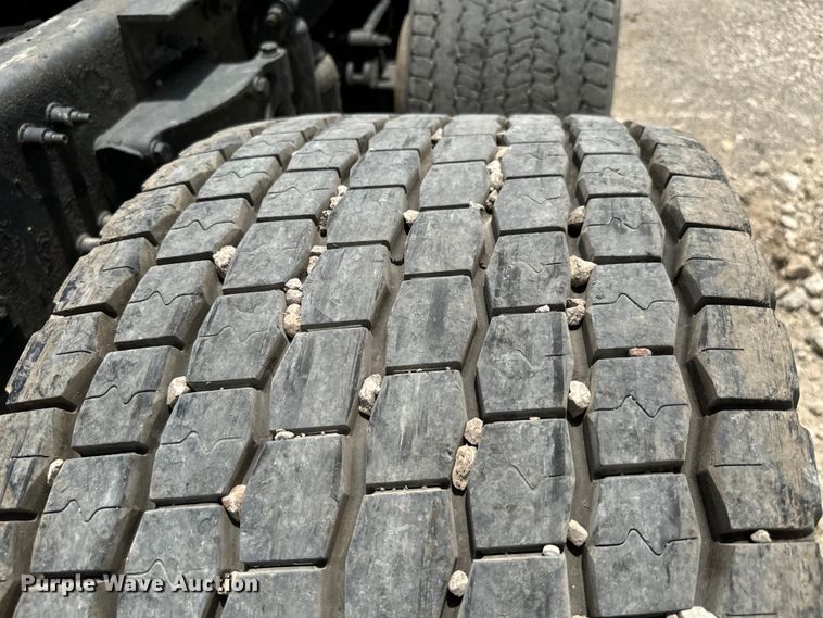 image for item NQ9620 2014 Kenworth T660 semi truck