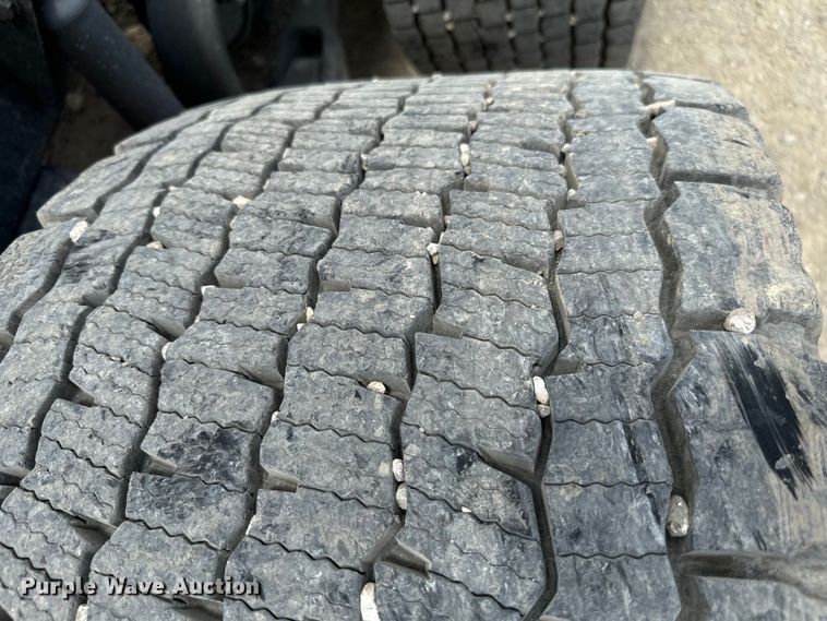 image for item NQ9620 2014 Kenworth T660 semi truck