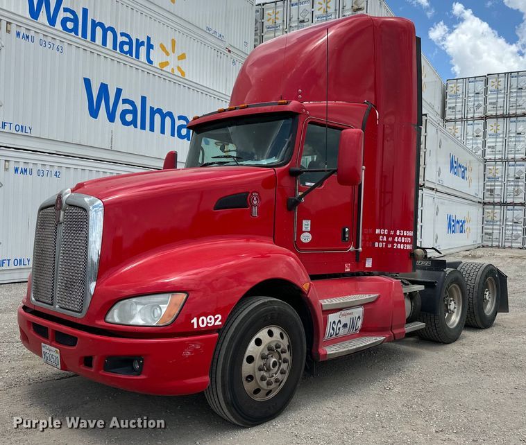 image for item NQ9621 2014 Kenworth T660 semi truck