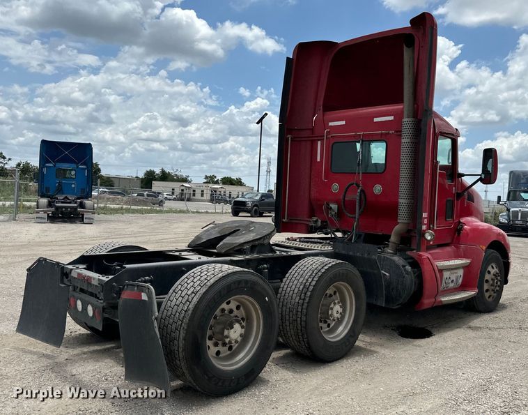 image for item NQ9621 2014 Kenworth T660 semi truck