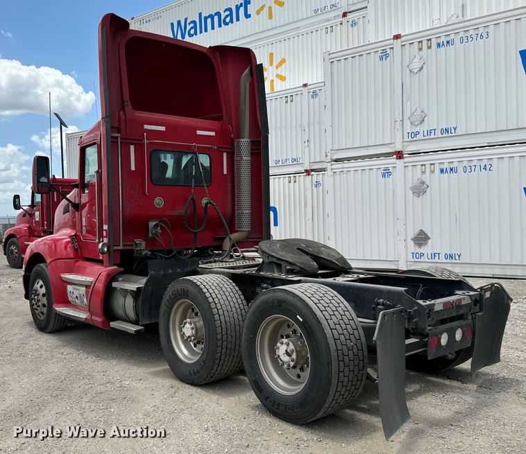 image for item NQ9621 2014 Kenworth T660 semi truck