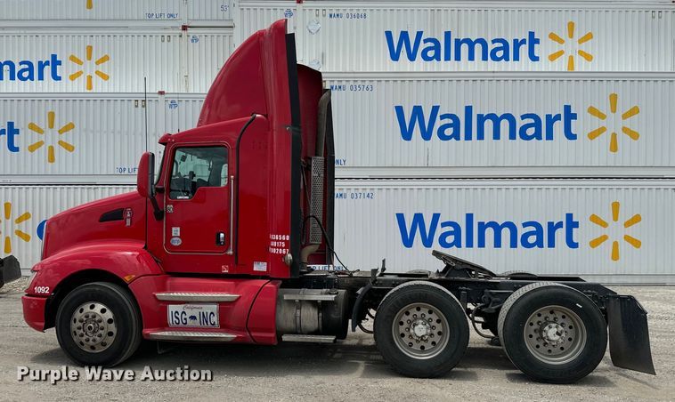 image for item NQ9621 2014 Kenworth T660 semi truck