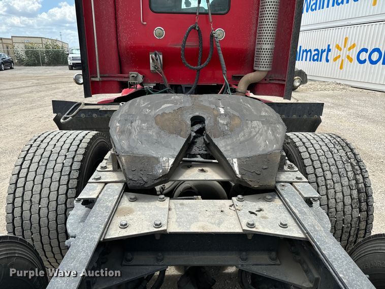 image for item NQ9621 2014 Kenworth T660 semi truck