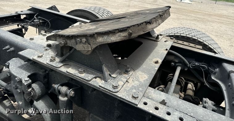 image for item NQ9621 2014 Kenworth T660 semi truck