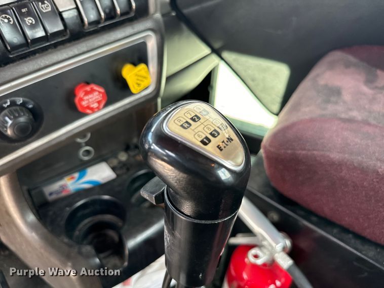 image for item NQ9621 2014 Kenworth T660 semi truck