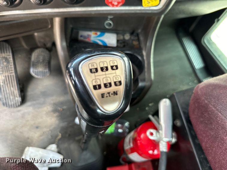 image for item NQ9621 2014 Kenworth T660 semi truck