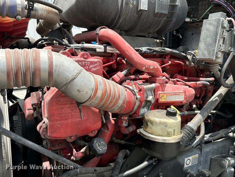 image for item NQ9621 2014 Kenworth T660 semi truck