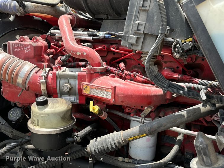 image for item NQ9621 2014 Kenworth T660 semi truck