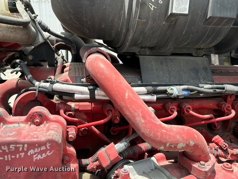 image for item NQ9621 2014 Kenworth T660 semi truck