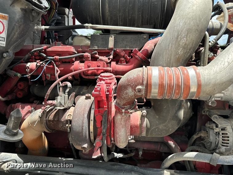 image for item NQ9621 2014 Kenworth T660 semi truck