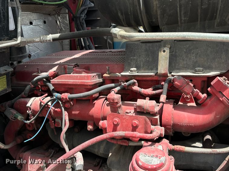 image for item NQ9621 2014 Kenworth T660 semi truck