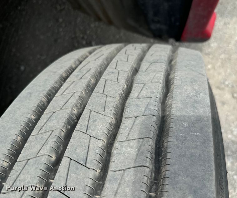 image for item NQ9621 2014 Kenworth T660 semi truck