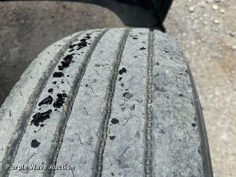 image for item NQ9621 2014 Kenworth T660 semi truck