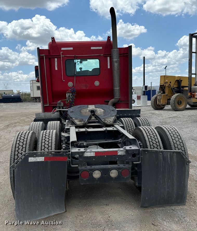 image for item NQ9622 2014 Kenworth T660 semi truck