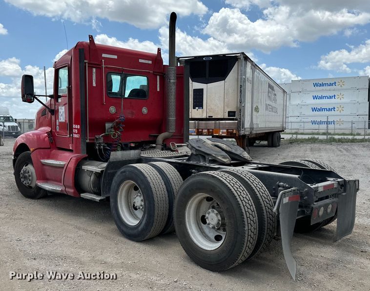 image for item NQ9622 2014 Kenworth T660 semi truck