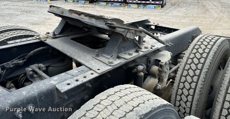 image for item NQ9622 2014 Kenworth T660 semi truck