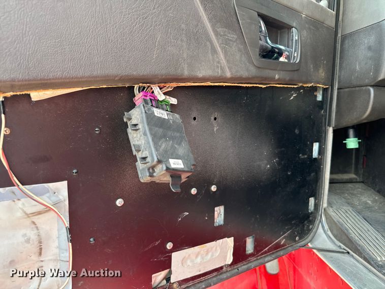 image for item NQ9622 2014 Kenworth T660 semi truck