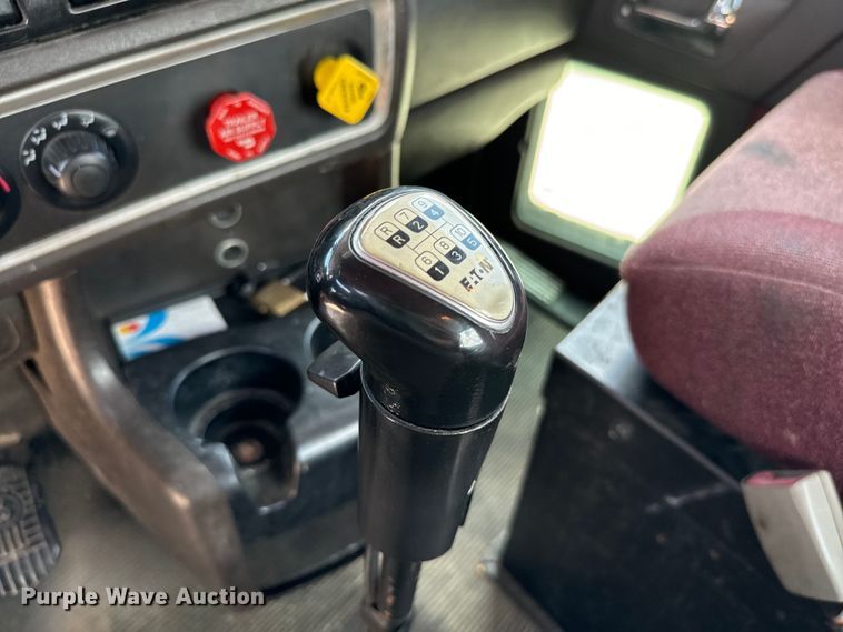 image for item NQ9622 2014 Kenworth T660 semi truck