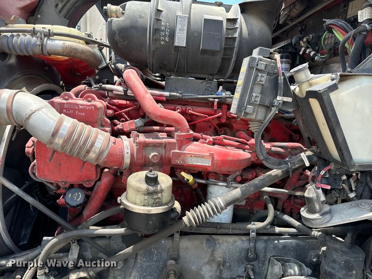 image for item NQ9622 2014 Kenworth T660 semi truck