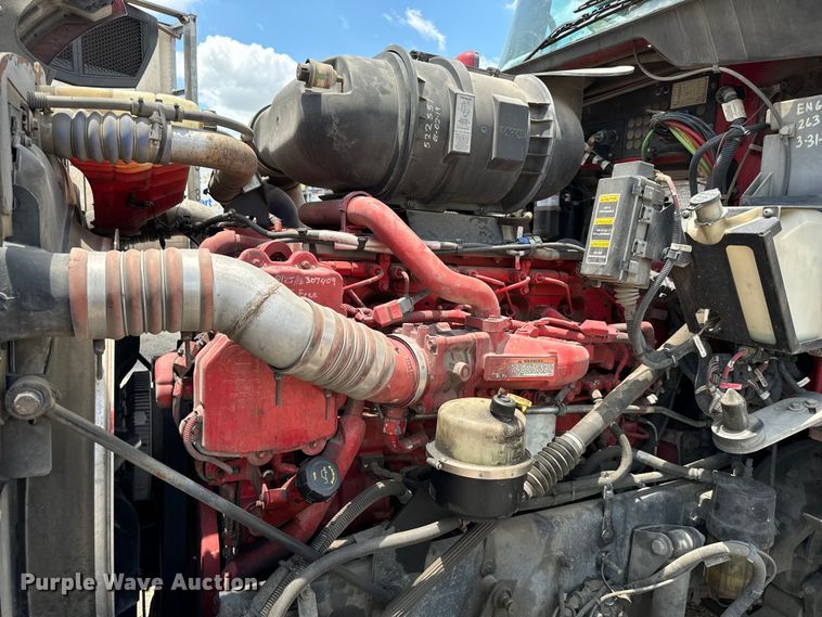 image for item NQ9622 2014 Kenworth T660 semi truck