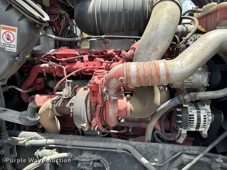 image for item NQ9622 2014 Kenworth T660 semi truck