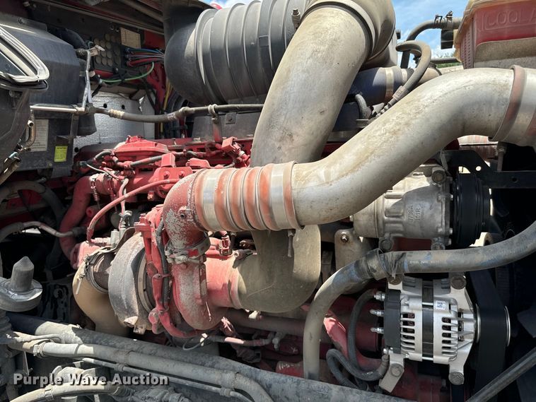 image for item NQ9622 2014 Kenworth T660 semi truck