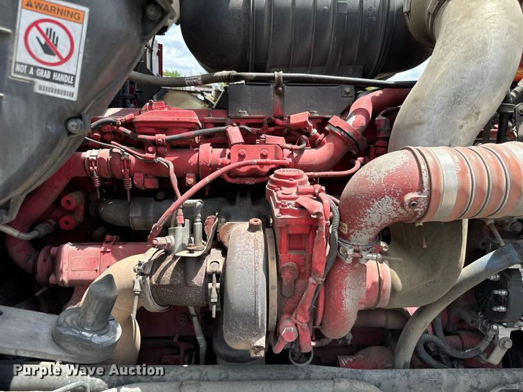 image for item NQ9622 2014 Kenworth T660 semi truck