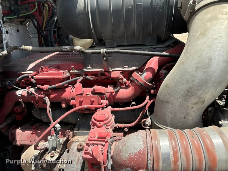 image for item NQ9622 2014 Kenworth T660 semi truck