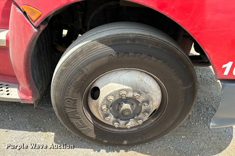 image for item NQ9622 2014 Kenworth T660 semi truck