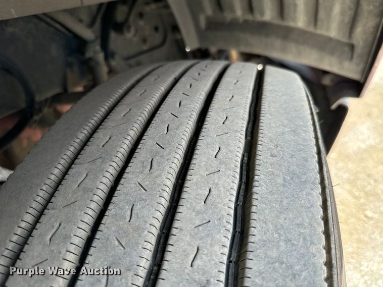 image for item NQ9622 2014 Kenworth T660 semi truck