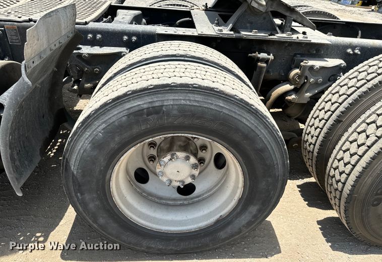 image for item NQ9622 2014 Kenworth T660 semi truck